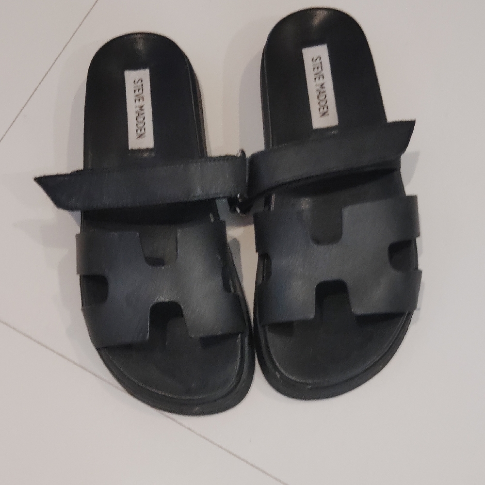 Steve Madden Black Open-Toe Slides H Logo